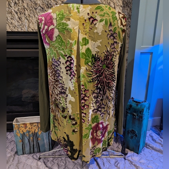 Aratta Army Green mixed media long sleeve top - M - Picture 5 of 6